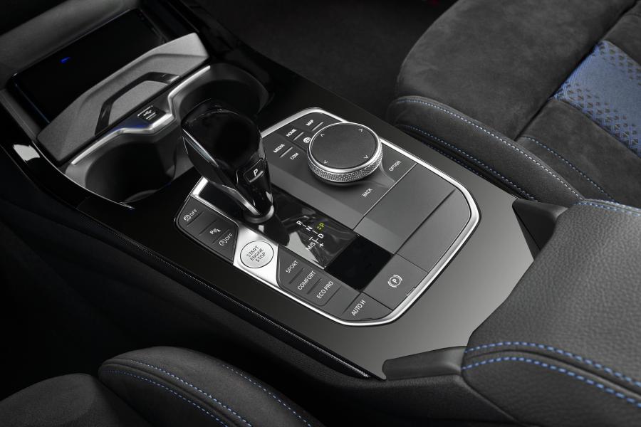 Детали интерьера BMW M135i xDrive (F40) 2019 года  (WW) (фото 36 из 189)